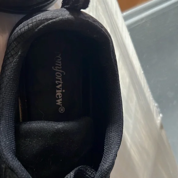 Comfort view solid black tennis shoe - Picture 4 of 5